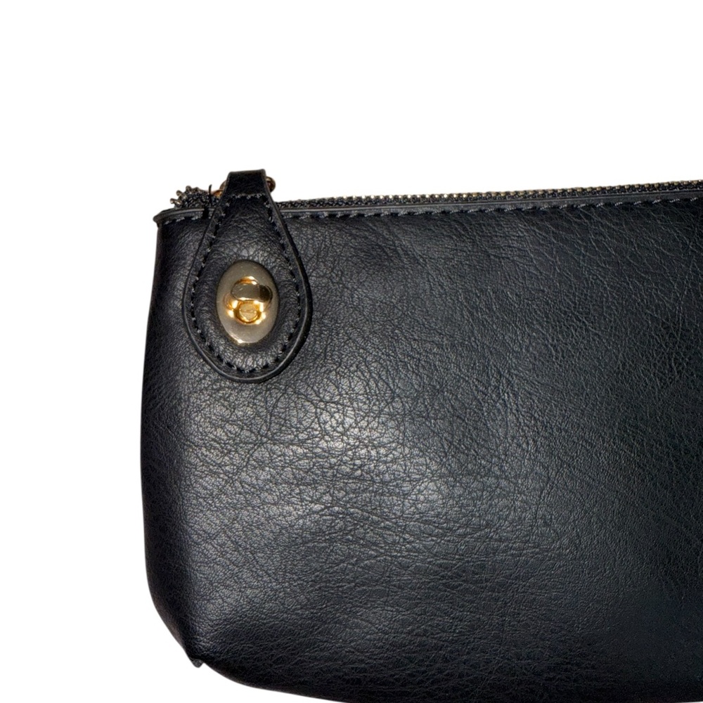 š„3/$20š„ Black Leather Wristlet - Picture 3 of 7